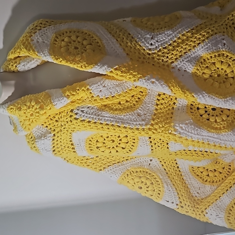 Handmade Yellow White Crochet Granny Square Blanket 37x63 Sunflower Fringe Retro - Picture 15 of 17